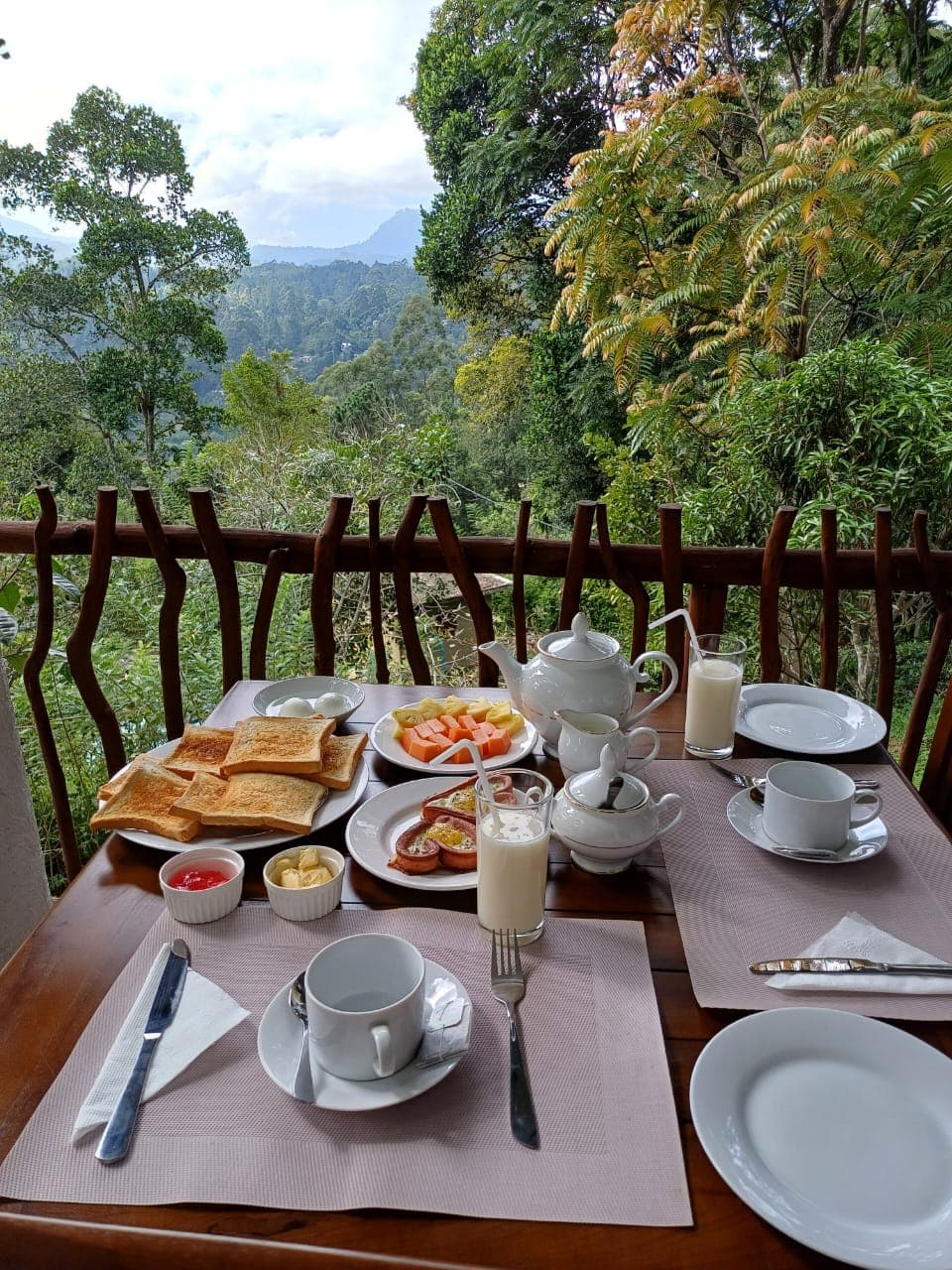 Breakfast served on the balcony above the jungle