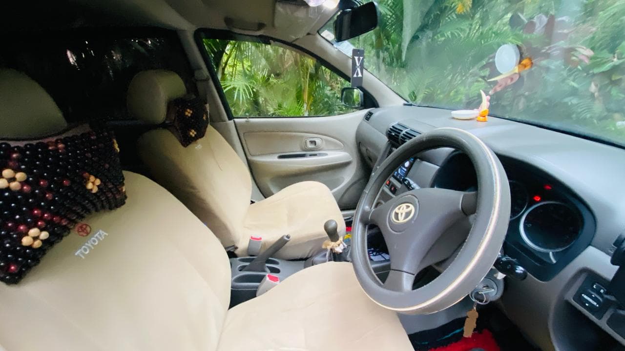 Minivan front cabin